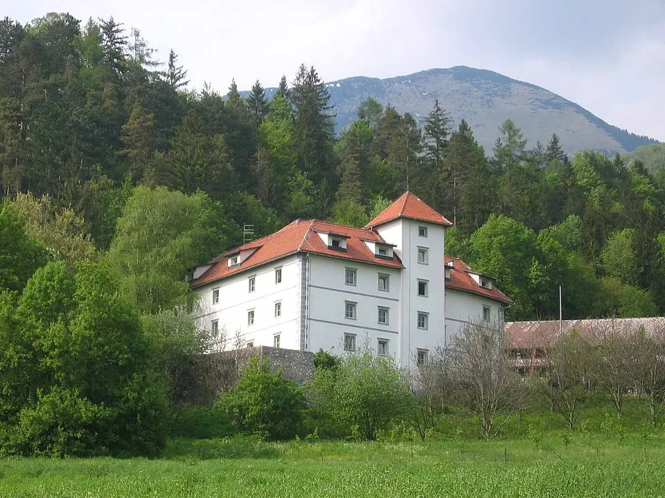 Naložil: Žiga · Public domain Grad Turn