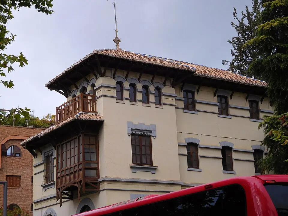 Paseo de la Bomba 6