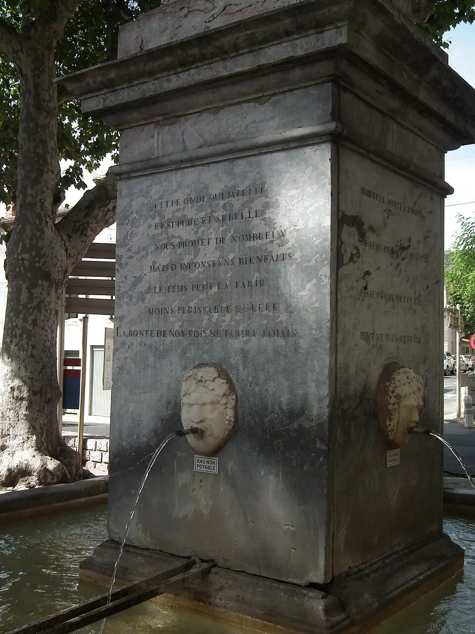 grande fontaine de Caunes-Minervois
