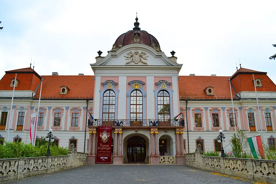 Image: oPPÁRÉ · CC BY-SA 2.5 HU Gödöllő