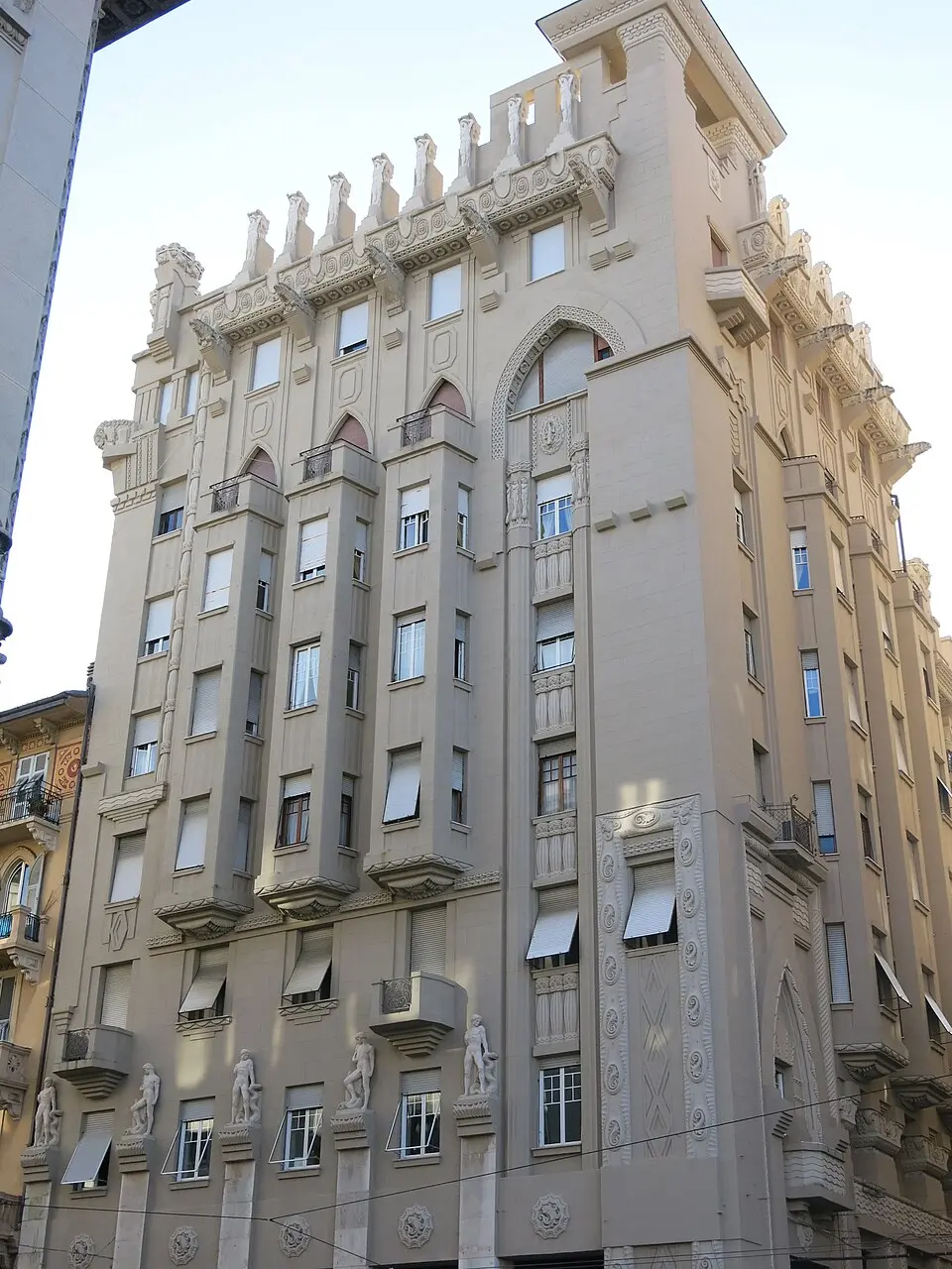 grattacielo di via Vittorio Veneto