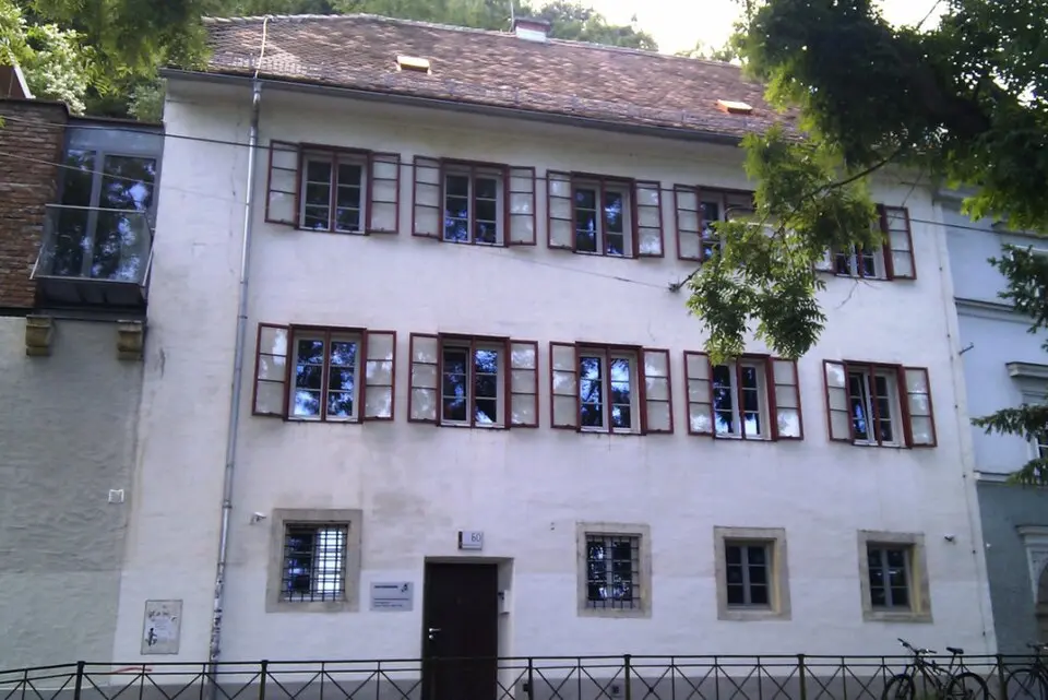Wohnhaus und Kindergarten