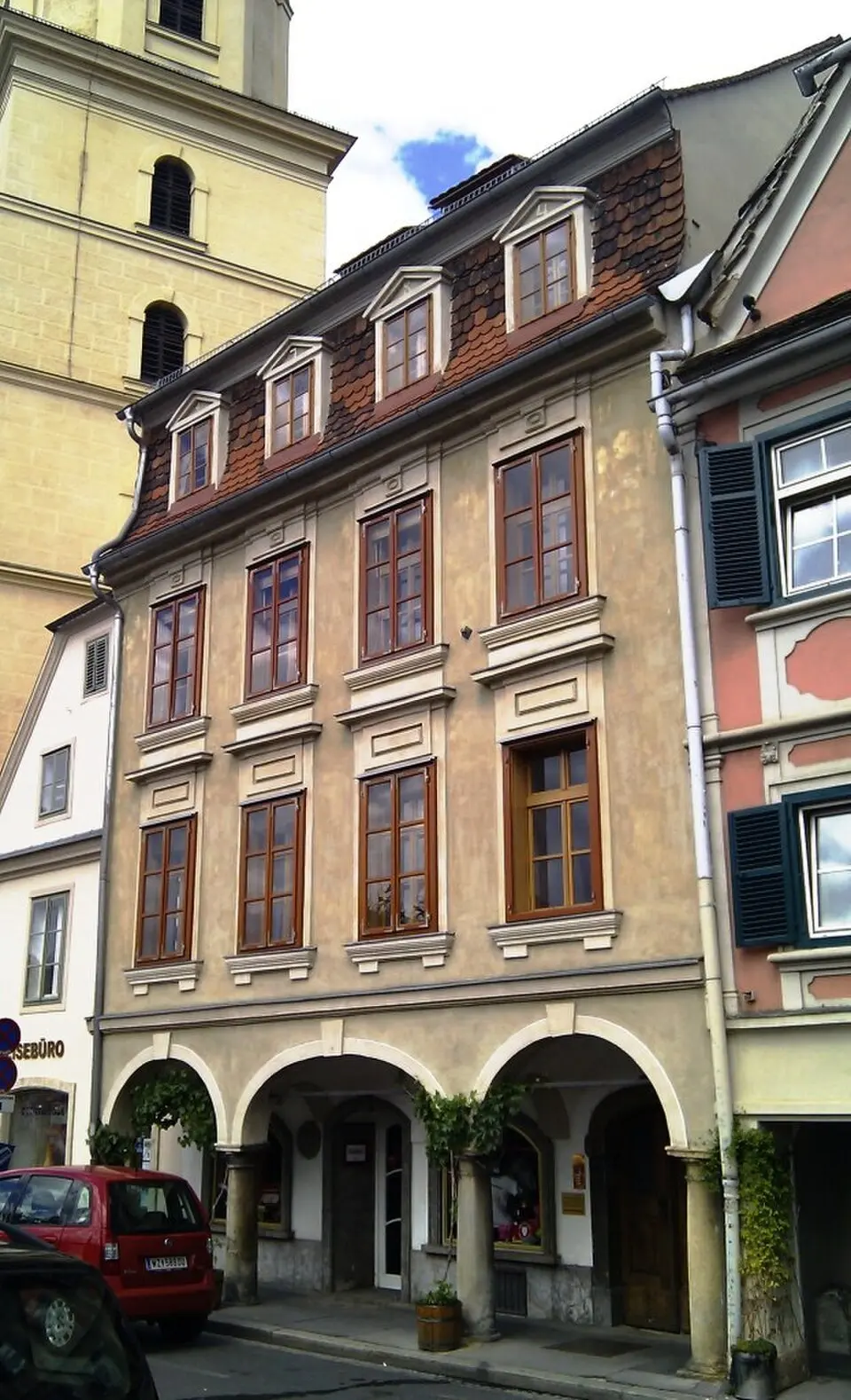 Wohn- und Geschäftshaus