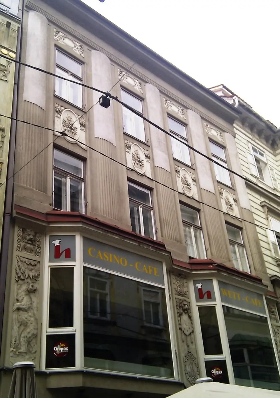 Wohn- und Geschäftshaus