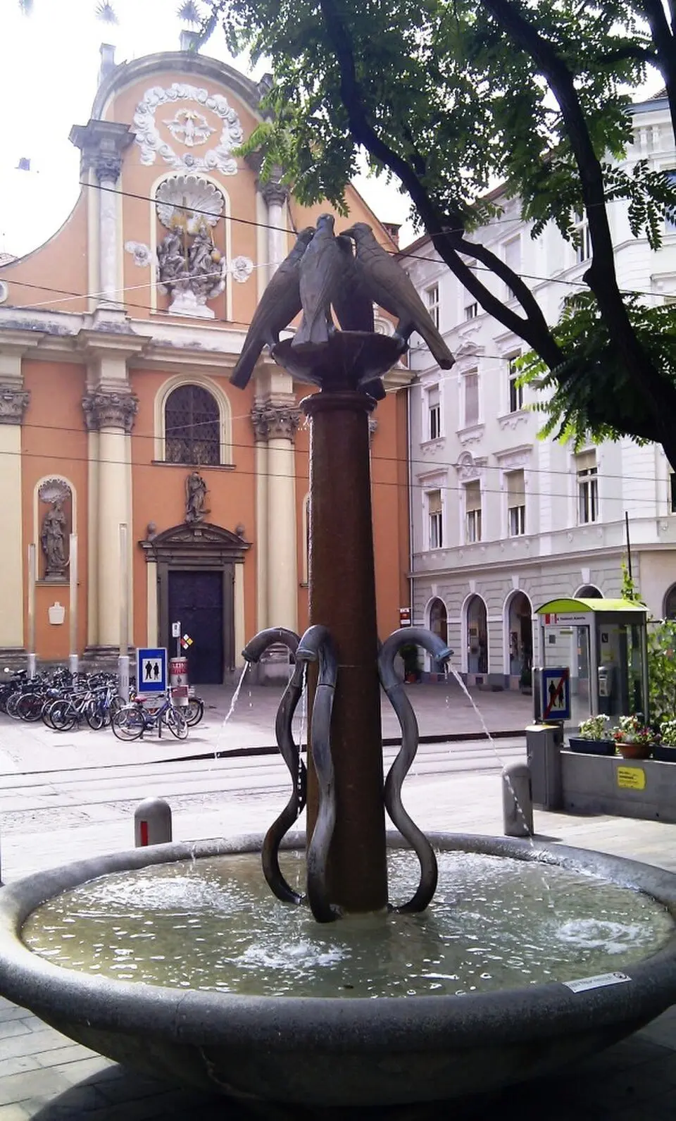 Obrázok: Andi oisn · CC BY 3.0 Brunnen, Taubenbrunnen