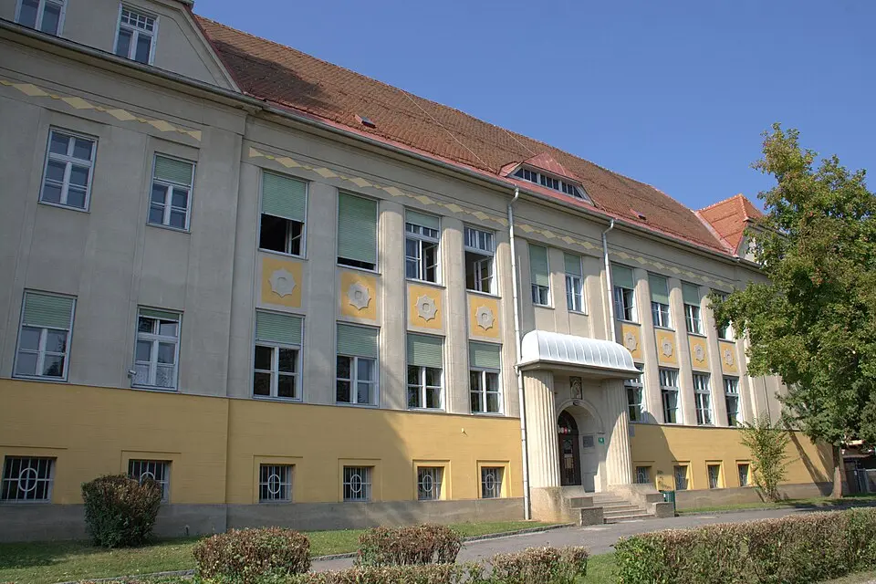 Mittelschule, ehem. Volksschule Aribonenstraße