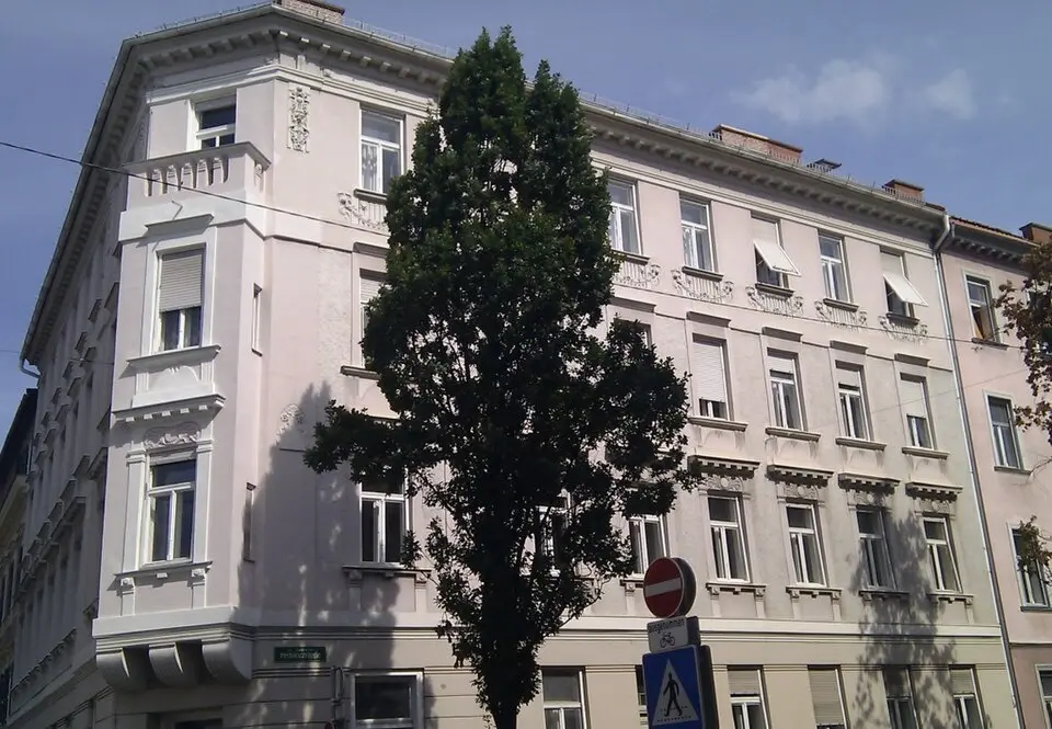 Wohn- und Geschäftshaus