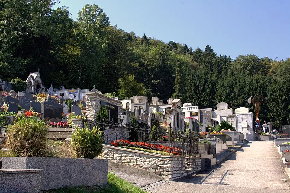 Bild: Wolf32at (talk) · CC BY-SA 3.0 AT Friedhof