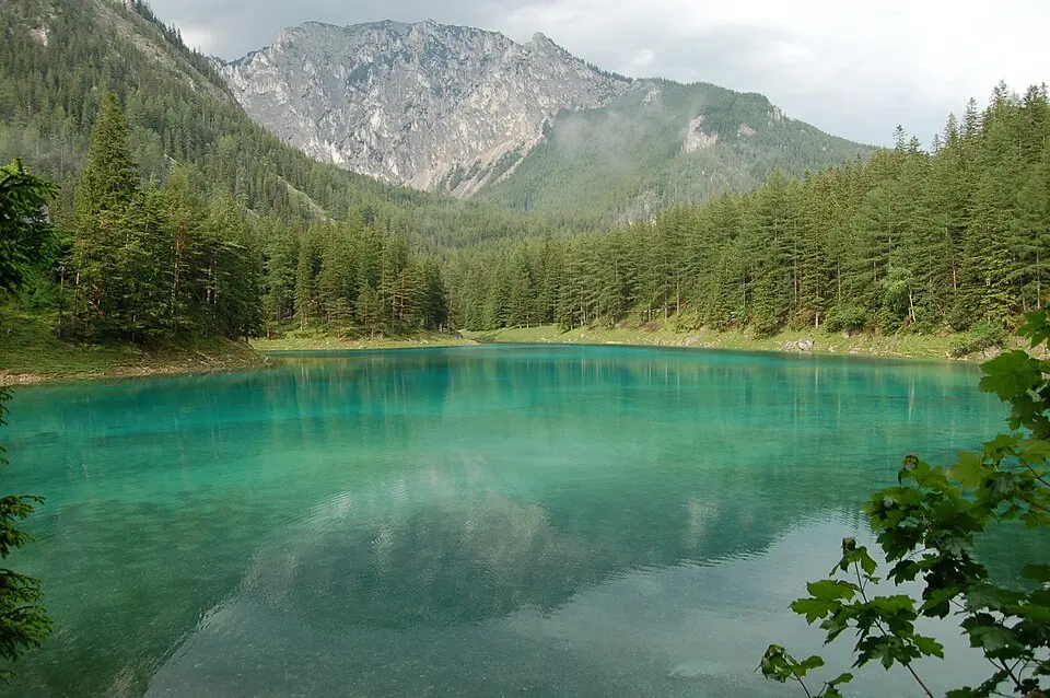 Bild: Herzi Pinki · CC BY-SA 3.0 Grüner See