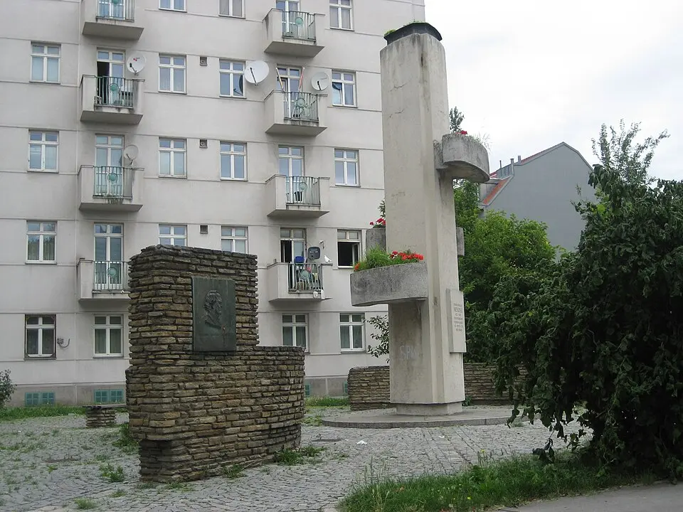 Obrázok: Sculptor: Mario Petrucci Image: Priwo · Public domain Persönlichkeitsdenkmal, Gregor-Mendel-Denkmal