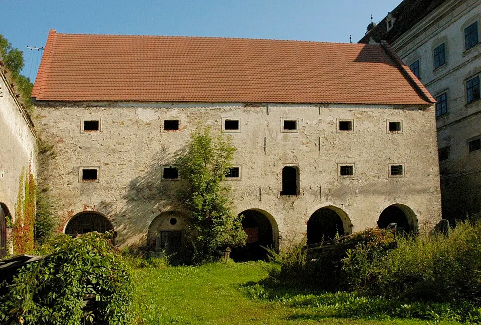 Meierhof (Nordtrakt) inkl. Brauhaus des Schlosses Greillenstein