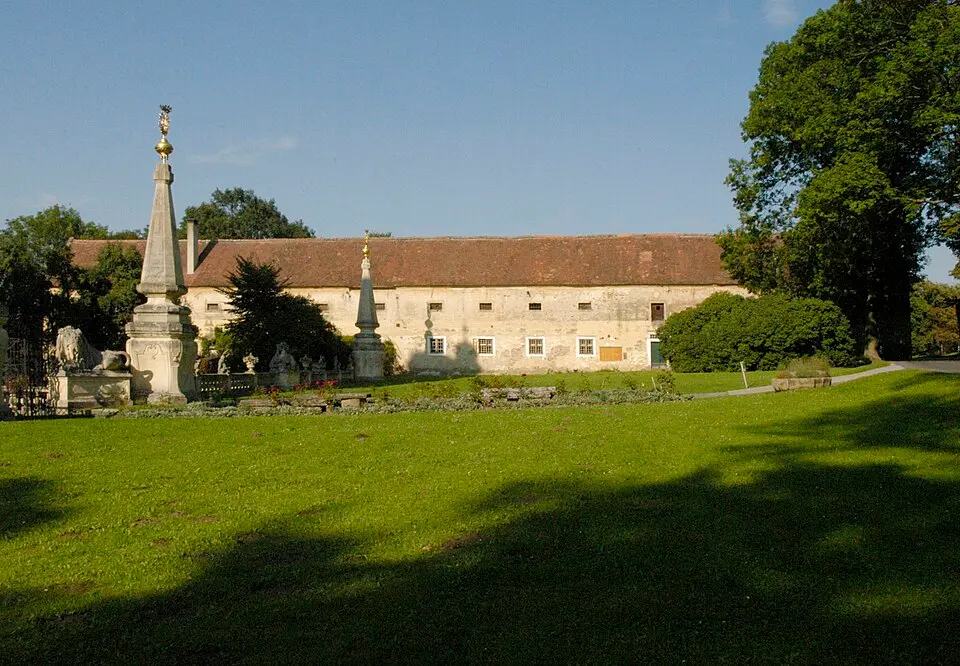 Meierhof, ehem. Pferdestallungen