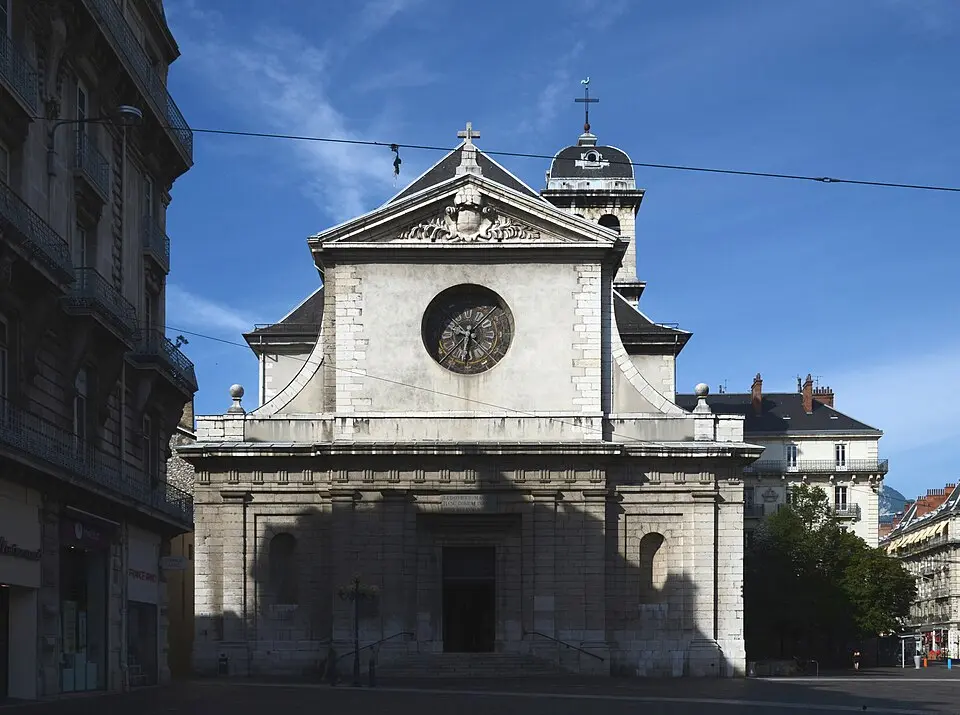 Image: Marcin Białek · CC BY-SA 3.0 église Saint-Louis de Grenoble