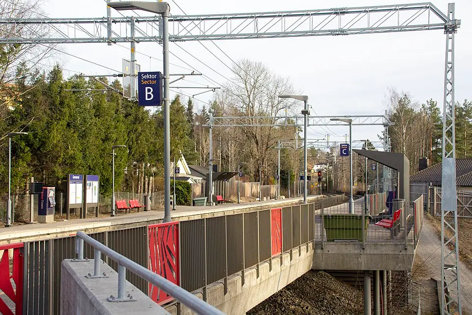 Greverud holdeplass