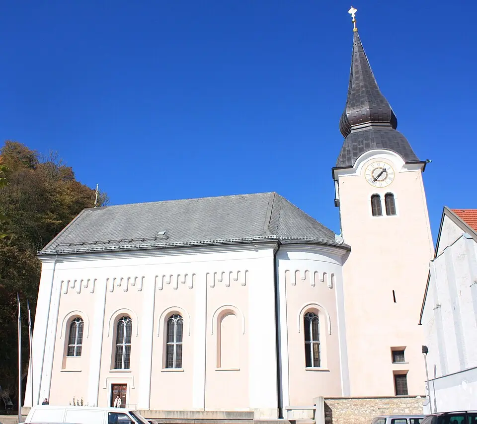 Slika: Mefusbren69 · Public domain Kath. Pfarrkirche hll. Peter und Paul