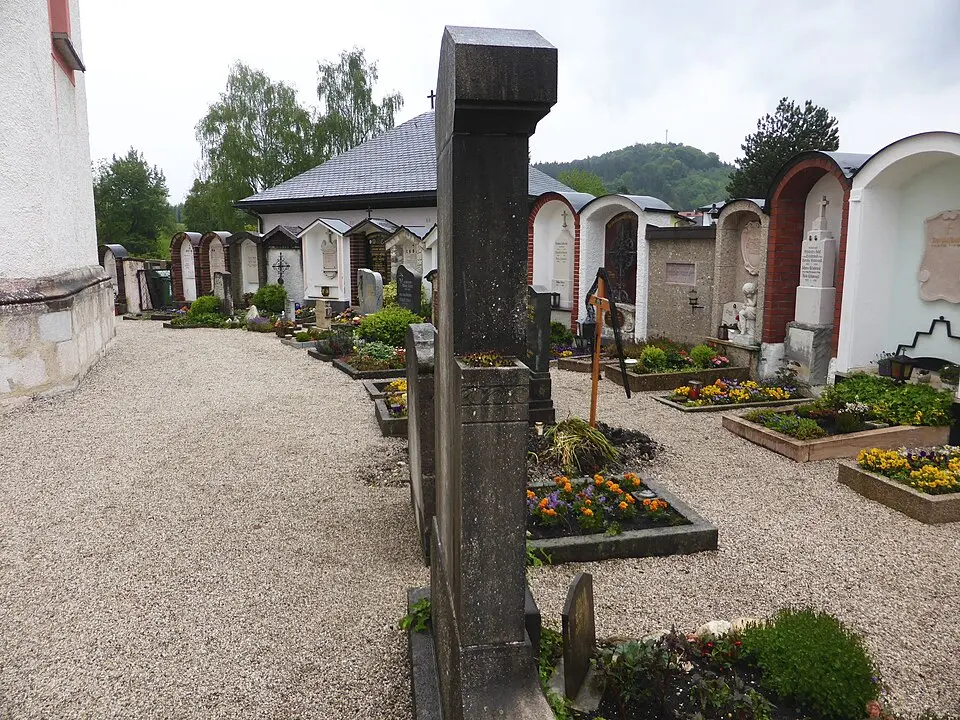 Obrázok: Luckyprof · CC BY-SA 3.0 AT Friedhof christlich