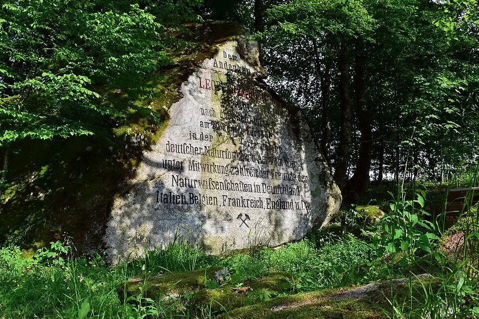 Leopold Buch-Denkmal
