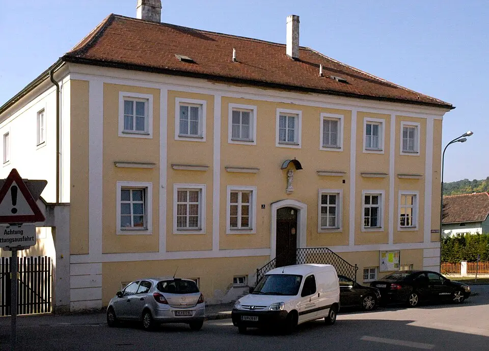 Parochial House Großweikersdorf