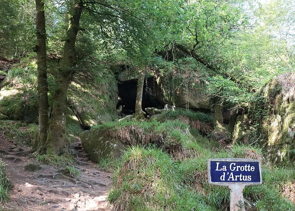 Kép: Yann Gwilhoù · CC BY-SA 4.0 grotte d'Artus