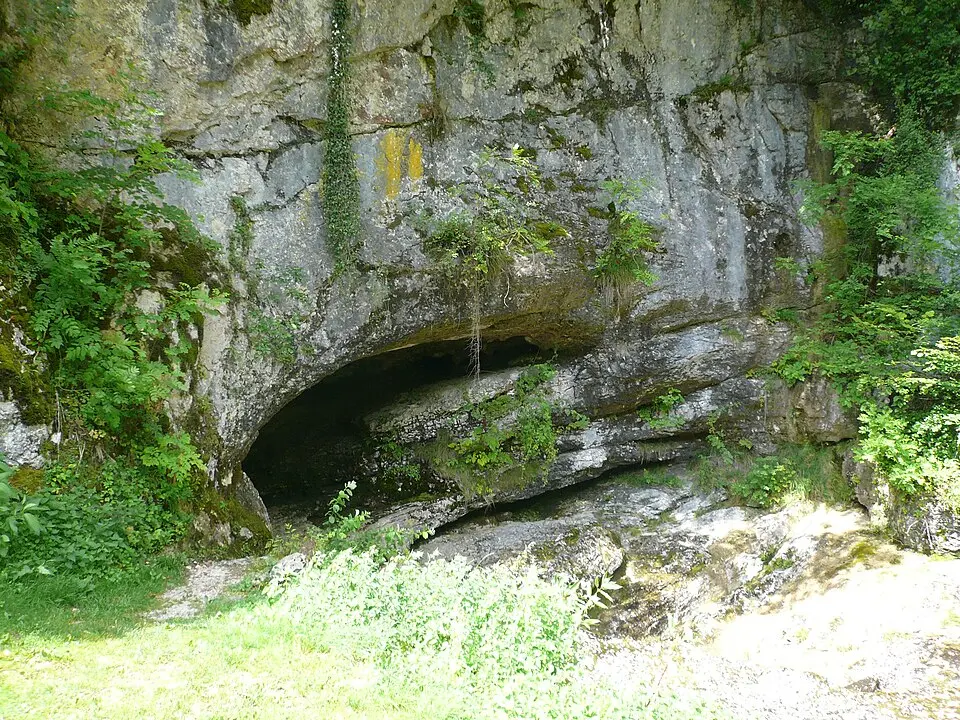 grotte de Prérouge