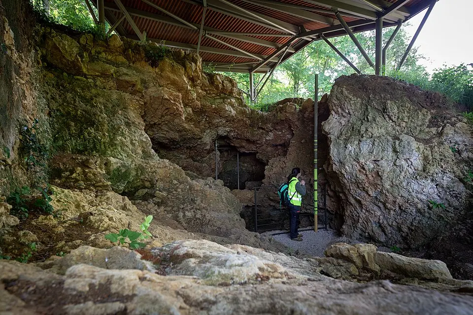 grotte des Hyènes (Brassempouy)