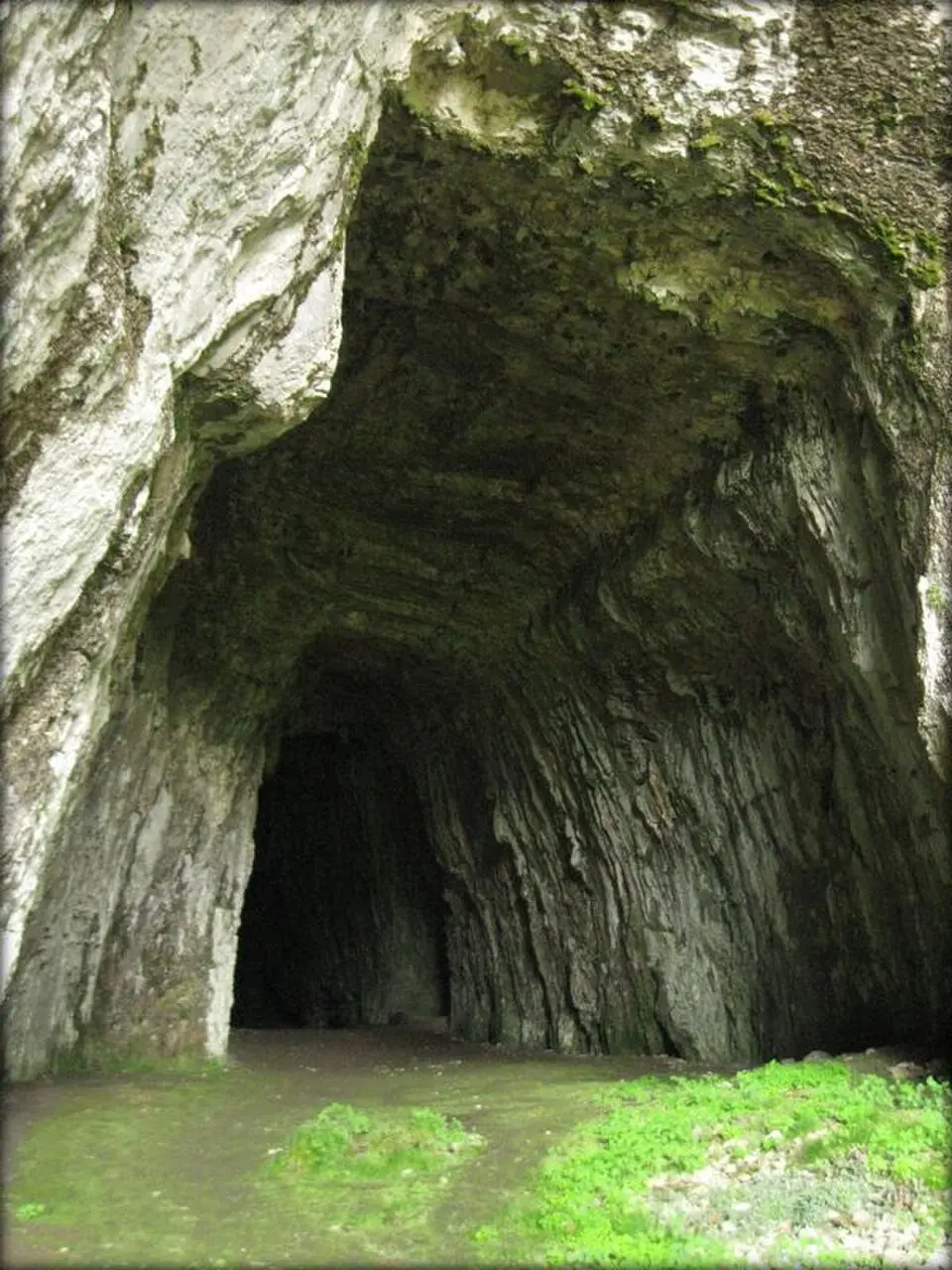 grotte du château de la Roche