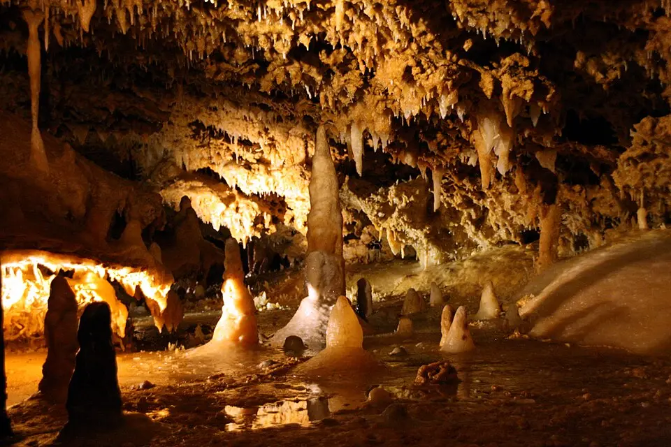 grotte du Grand Roc