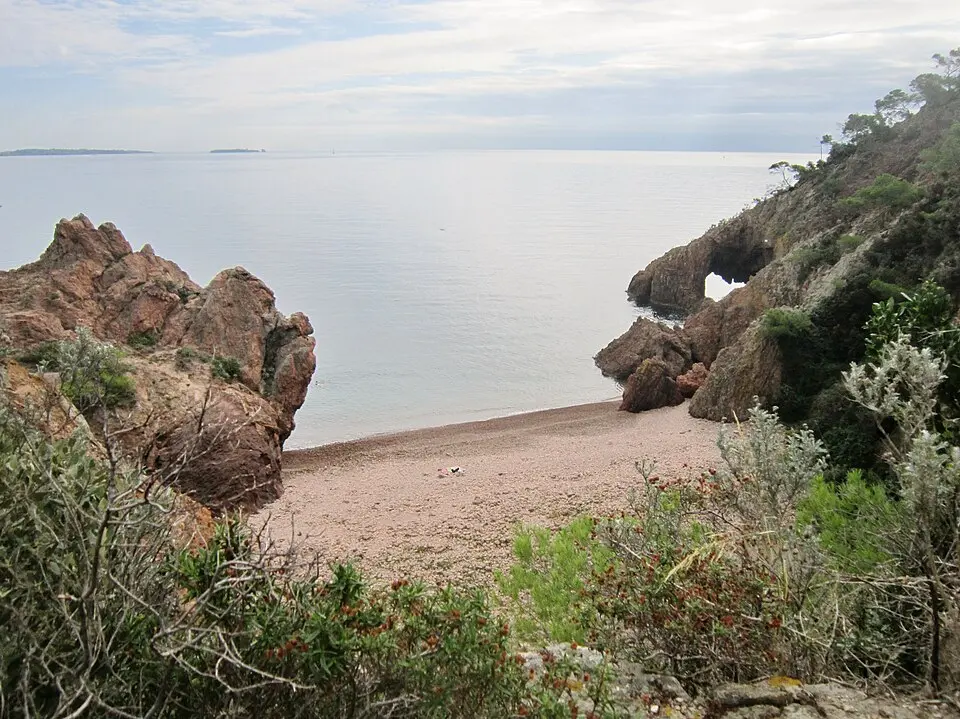 plage de la grotte Gardanne