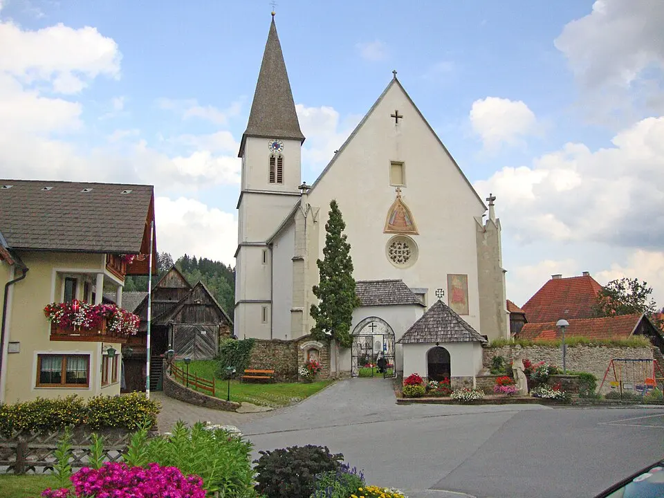 Slika: Steinbergjohann · CC BY-SA 3.0 AT Pfarrkirche Mariä Namen Hirschegg
