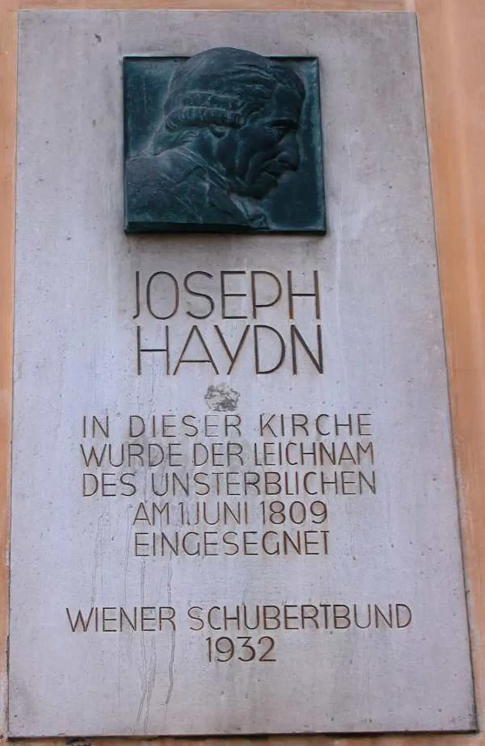Gedenktafel für Joseph Haydn (Wien, Kurt-Pint-Platz, Kirche)
