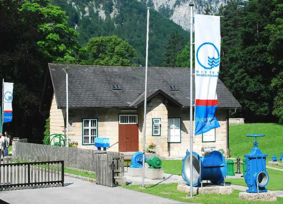 Kép: GuentherZ · CC BY-SA 3.0 Ehem. Wasseraufseherhaus, Wasserleitungsmuseum
