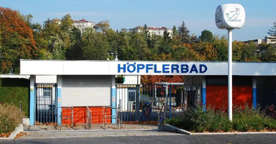 Image: GuentherZ · CC BY 3.0 Höpflerbad