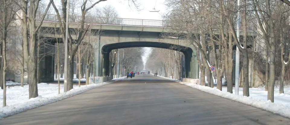 Brücke über die Hauptallee