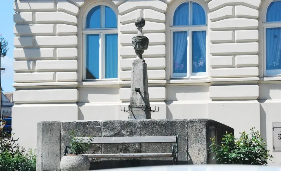 Obrázok: GuentherZ · CC BY 3.0 Brunnen