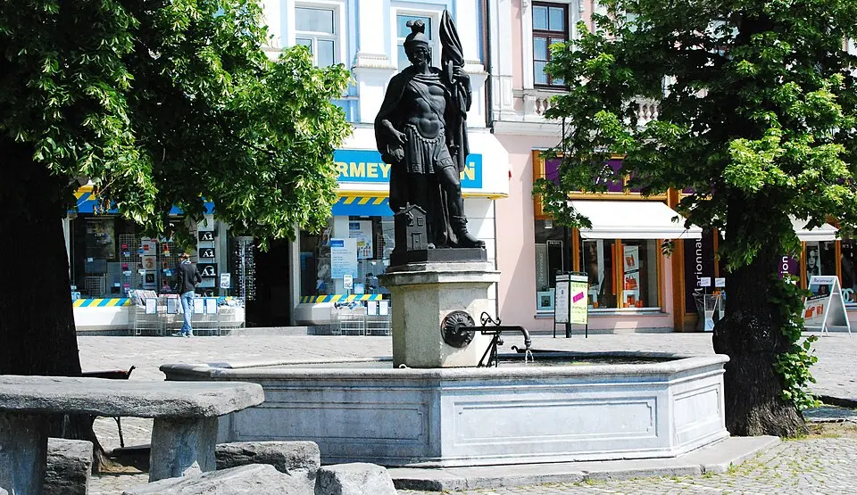 Bild: GuentherZ · CC BY 3.0 Florianibrunnen
