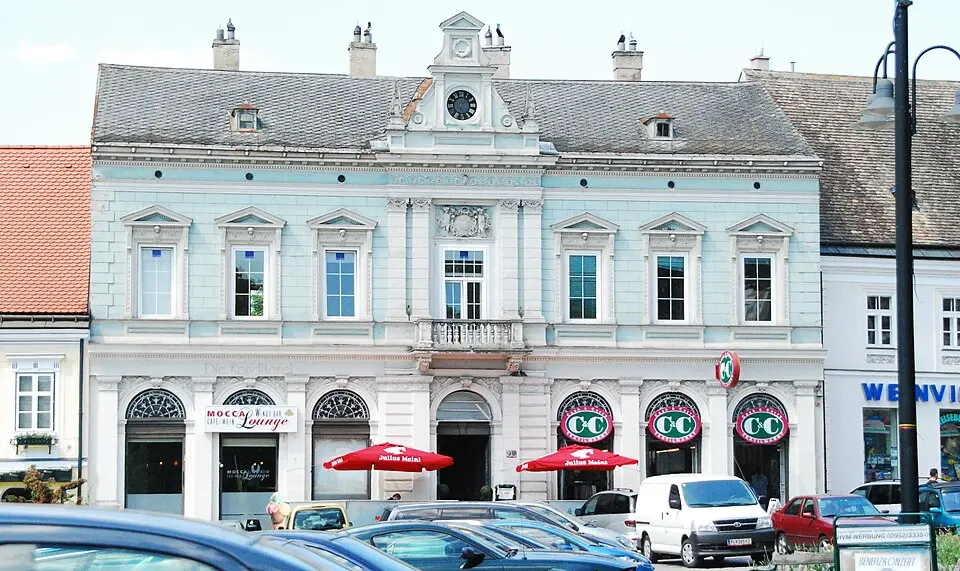 Slika: GuentherZ · CC BY 3.0 Wohn- und Geschäftshaus, ehemalige Poststation