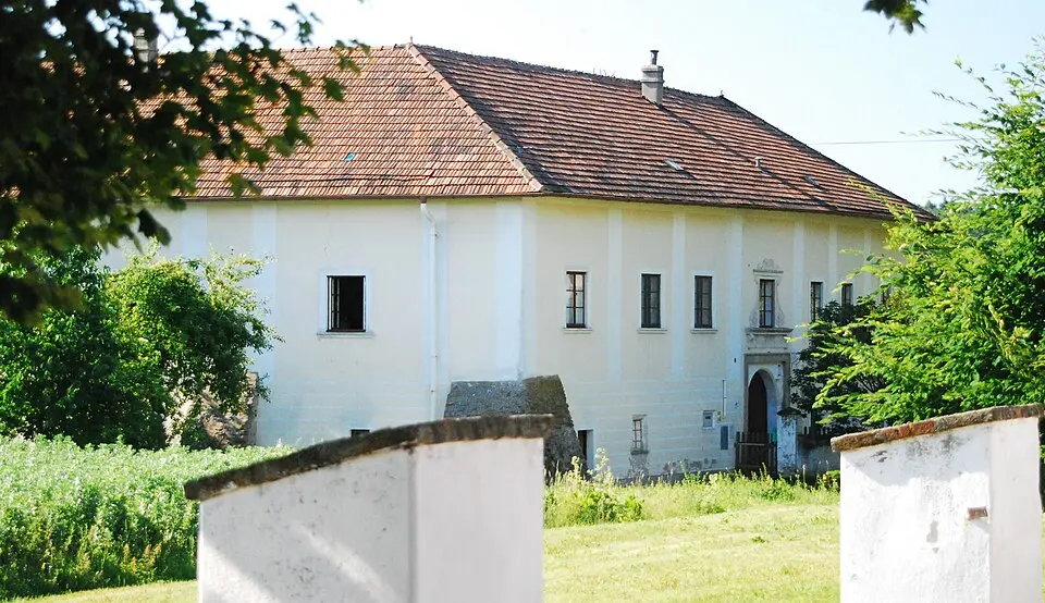 Image: GuentherZ · CC BY 3.0 Schloss Wisent
