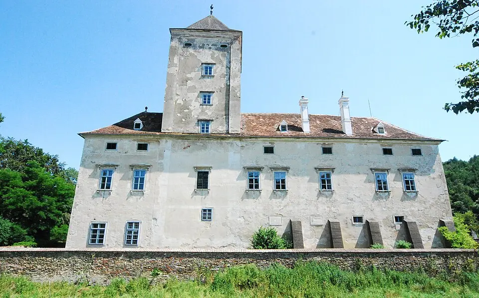 Kép: GuentherZ · CC BY 3.0 Schloss Oberhöflein