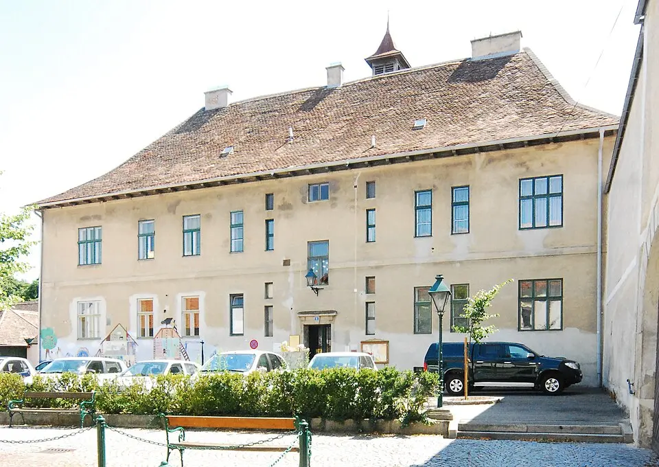 Amtsgebäude, ehemaliger Schüttkasten des Stiftshofes