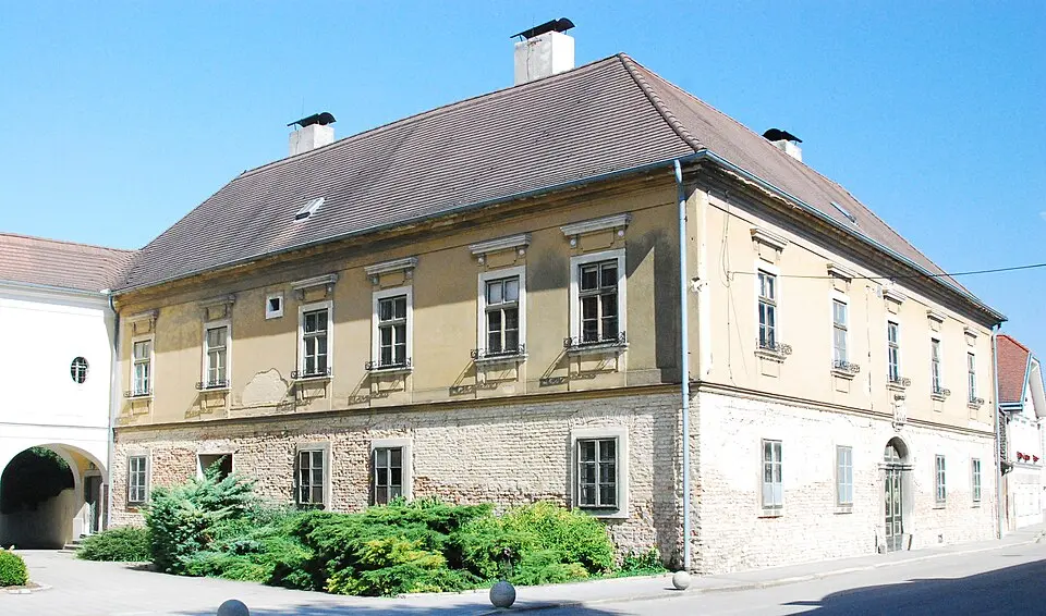 Image: GuentherZ · CC BY 3.0 Pfarrhof