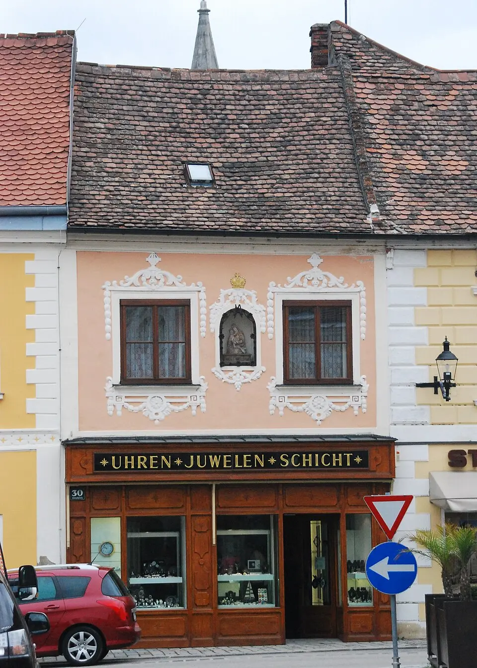 Wohn- und Geschäftshaus