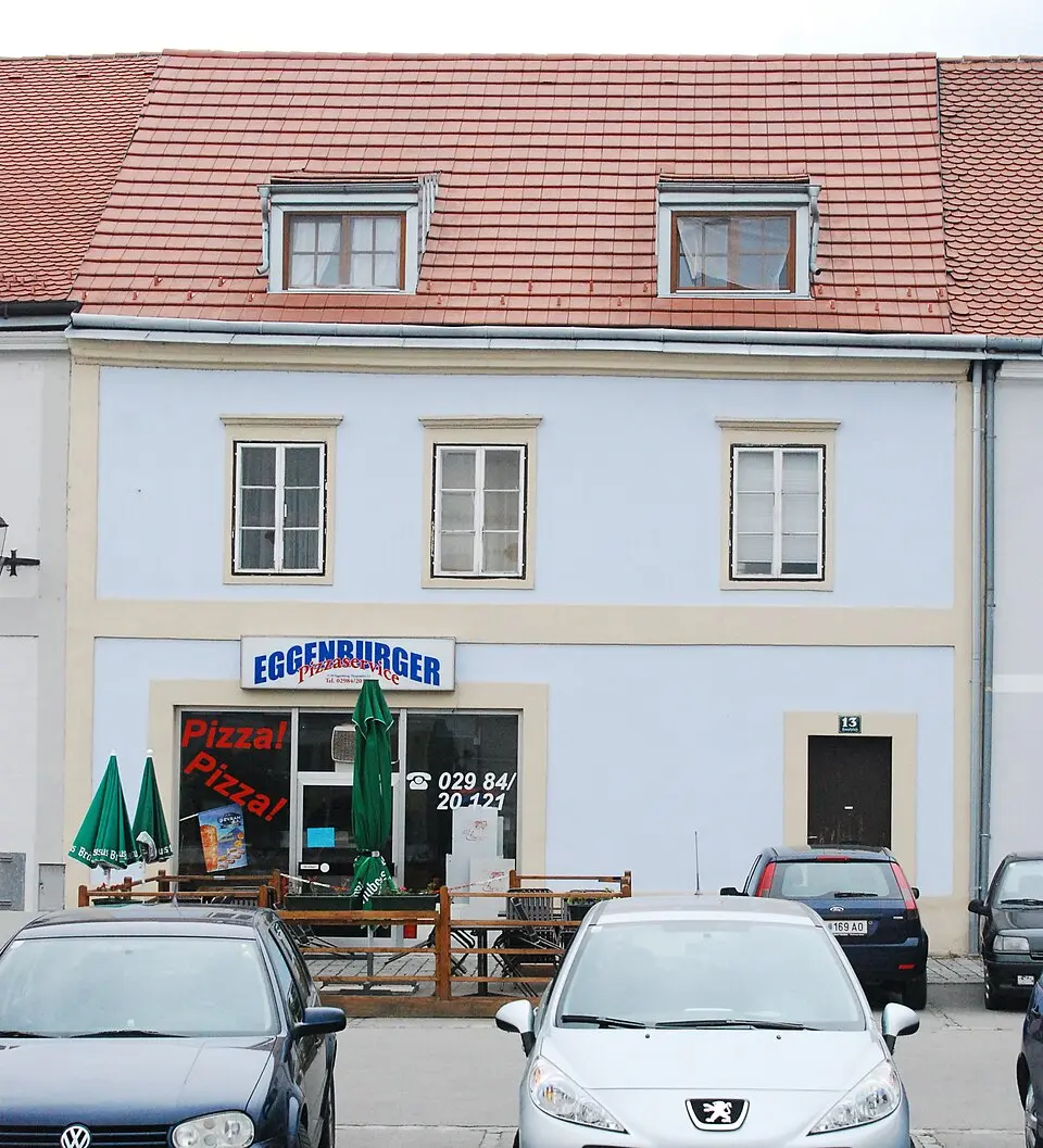 Wohn- und Geschäftshaus