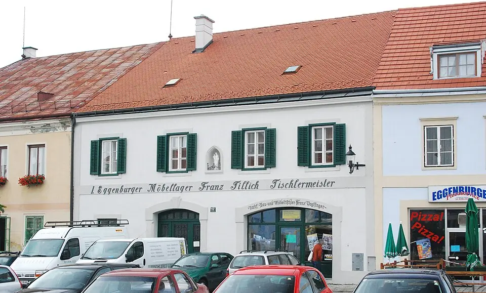 Wohn- und Geschäftshaus