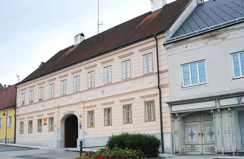 Slika: GuentherZ · CC BY 3.0 Rathaus