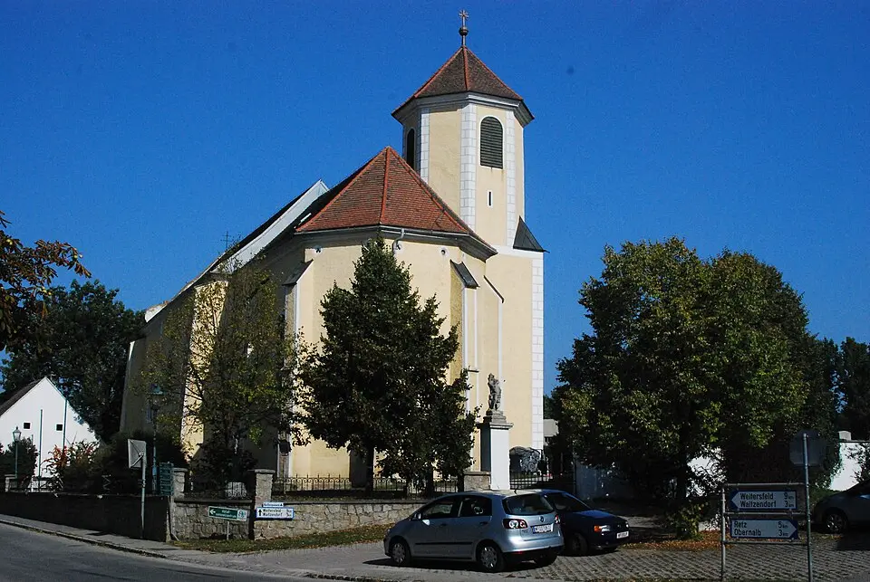Obrázek: GuentherZ · CC BY 3.0 Pfarrkirche Obermarkersdorf
