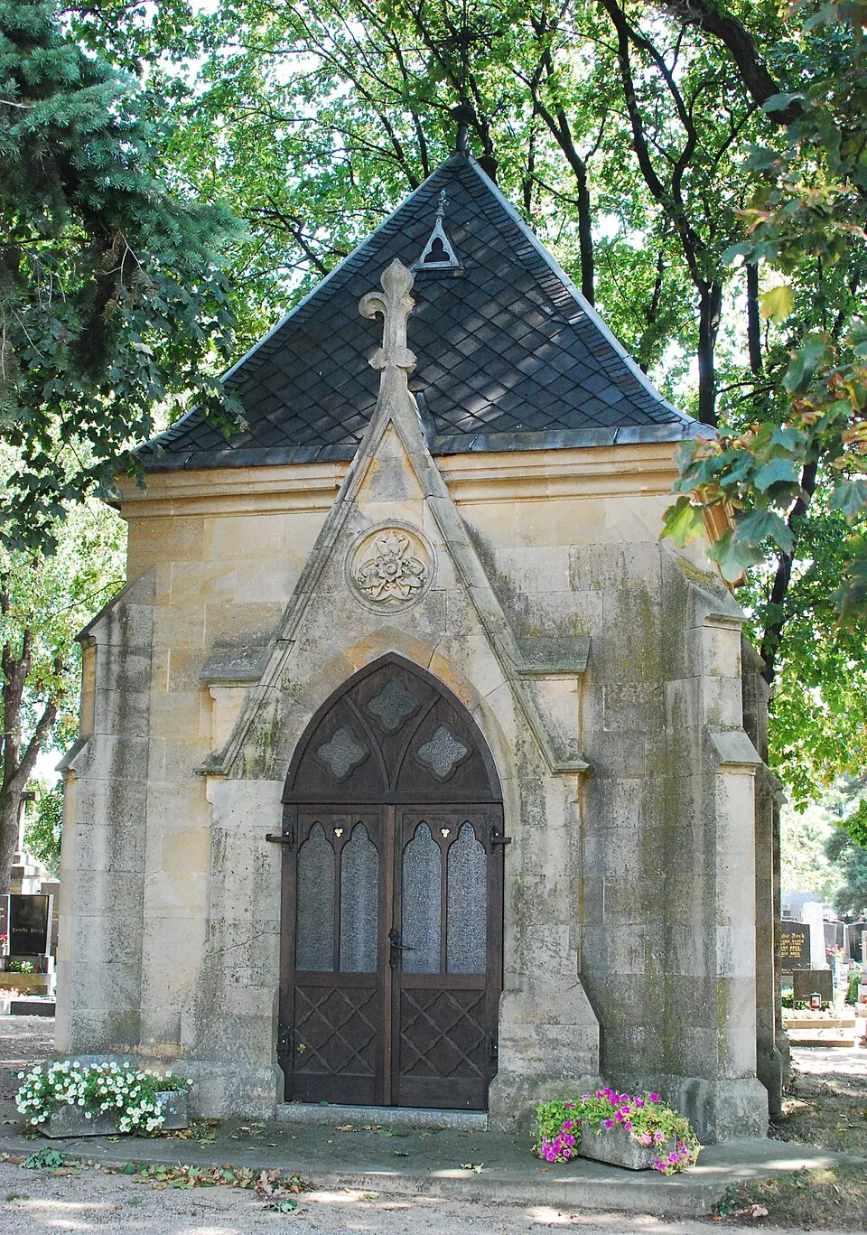 Image: GuentherZ · CC BY 3.0 Retz Altstadt Gruftkapelle Familie Verderber