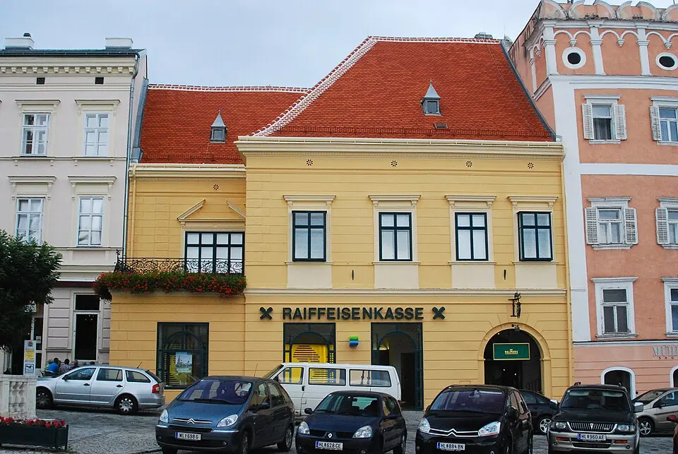 Wohn- und Geschäftshaus