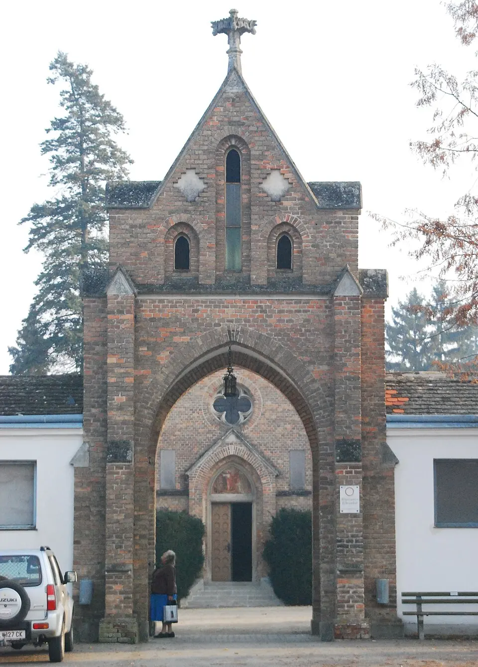 Friedhofsportal