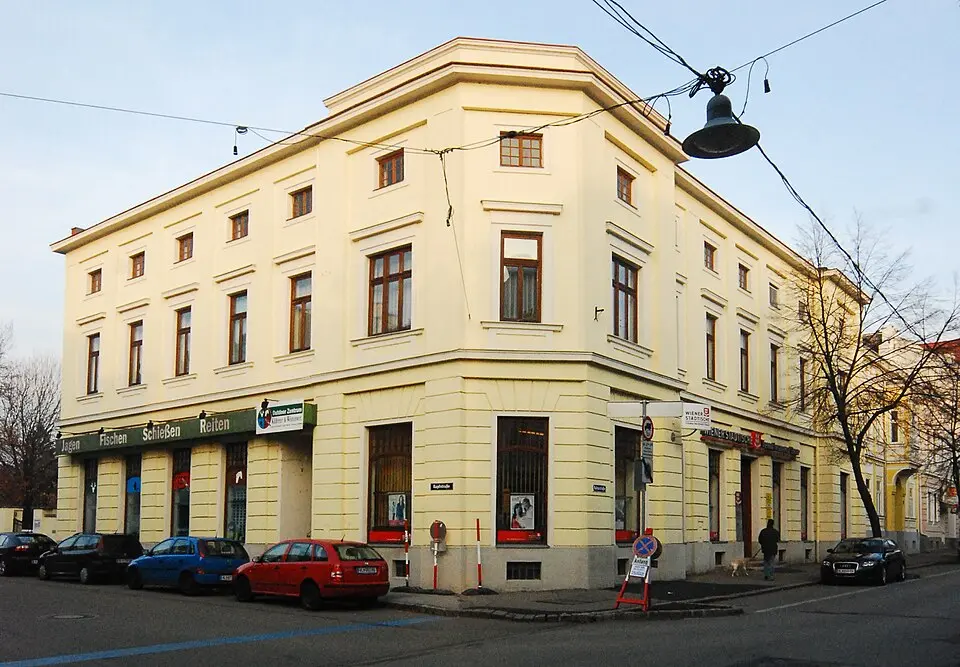 Bild: GuentherZ (talk) · CC BY 3.0 ehemaliges Postamt