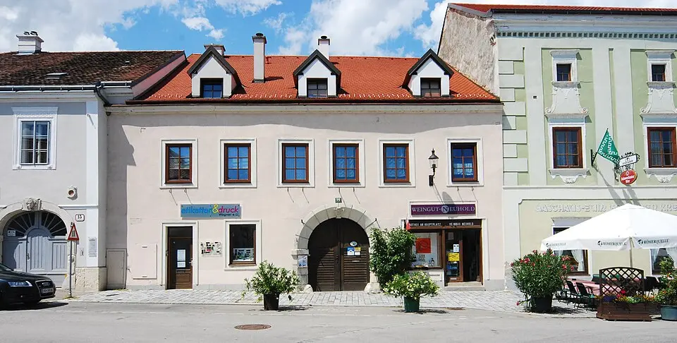 Wohn- und Geschäftshaus